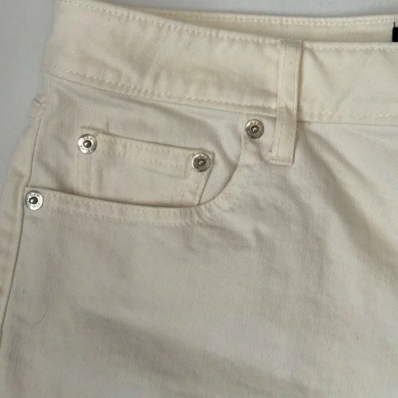 Gap Denim Women’s Shorts Cream 5” Shorts NWT - Picture 6 of 8